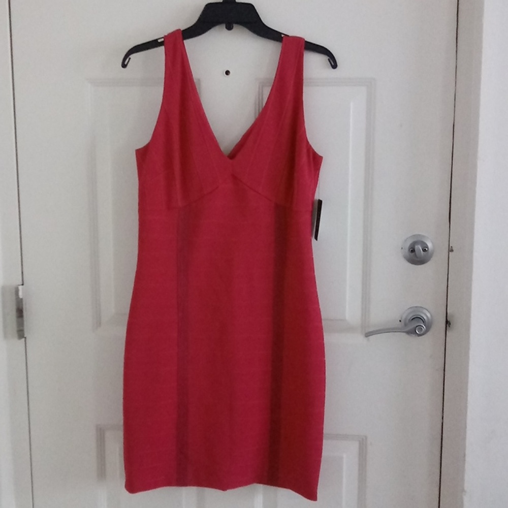 GUESS los angele Brand Fuschia Pink Body Con Dress